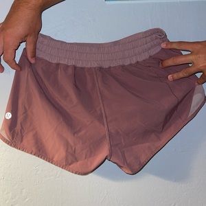 Lulu Lemon pink Hotty Hot Low-rise Lined short 2.5”